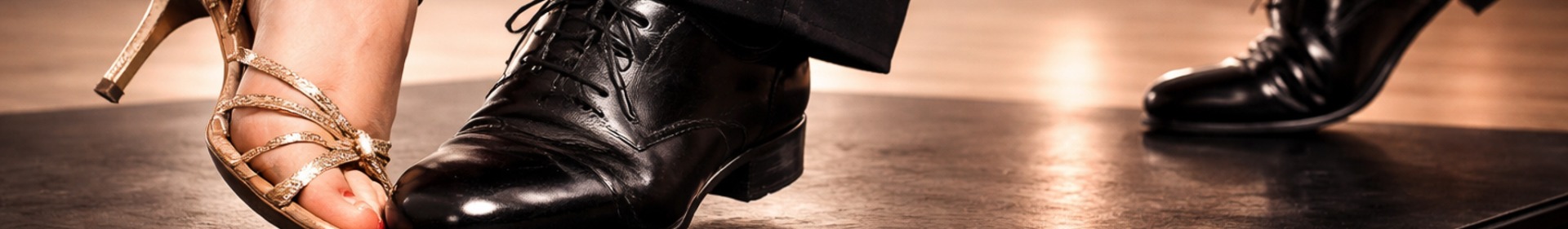 Ausschnitt des Fotos : Gesellschaftstanz tanzende Schuhe als Stimmungsbild verwendet